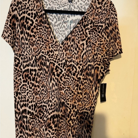 NWT INC BLOUSE TOP WITH V-NECK IN TIMELESS ANIMAL cheatah PRINT SZ 2X - Picture 2 of 4